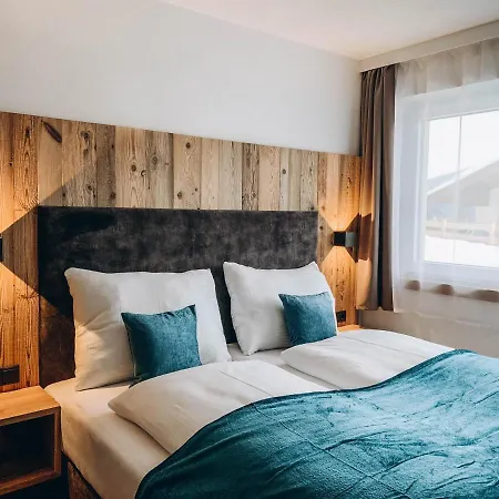 Four Peaks Apartman Flachau