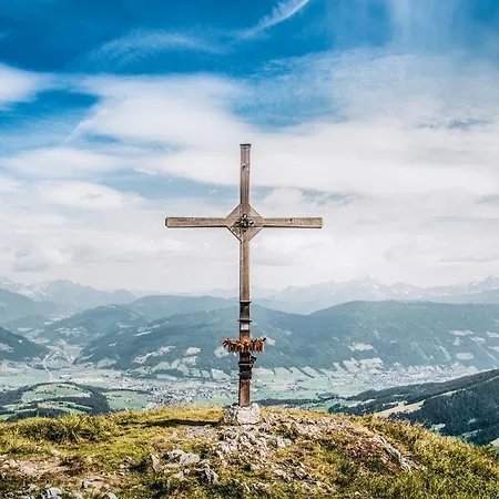 Four Peaks Apartman Flachau